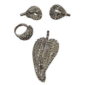 Vintage GLAM Sleek Black on Black Rhinestone leaf brooch, Clip-on Earrings and B